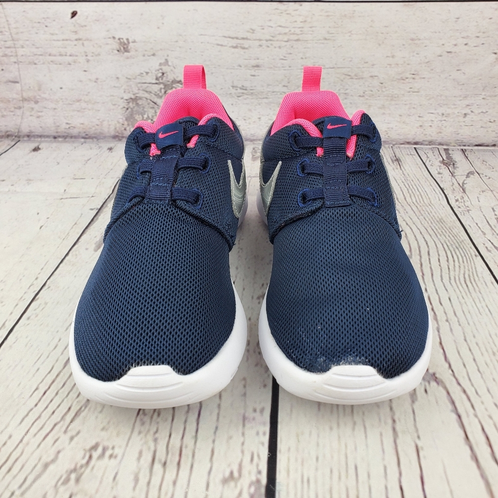 New Nike Roshe One Blue Pink Girls Sneakers - Picture 3 of 11